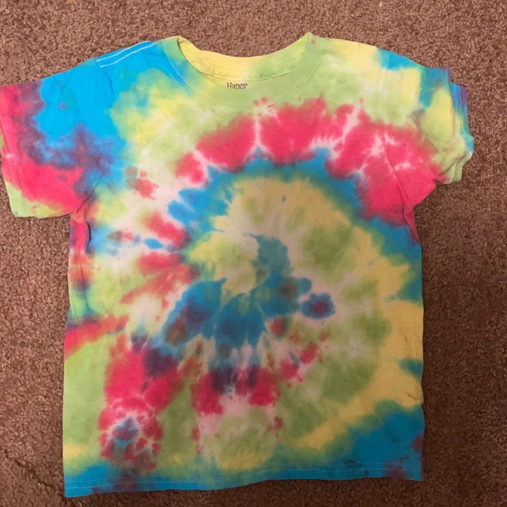 Kids size small tie dye t shirt